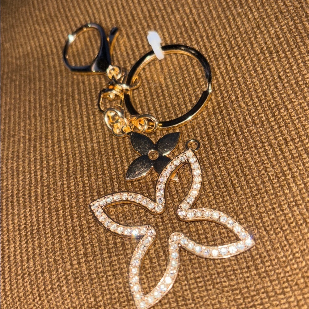 Gold Tone charm Keychain with Crystal floral Accents - Picture 7 of 9